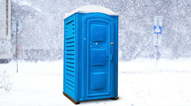 Зимняя туалетная кабина.